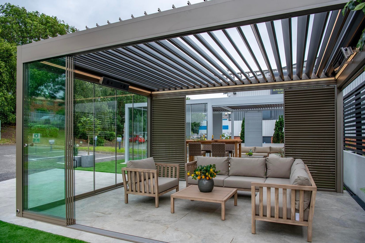https://www.melbourneuniqeconstruction.com.au/wp-content/uploads/2025/04/pergola-1.jpg